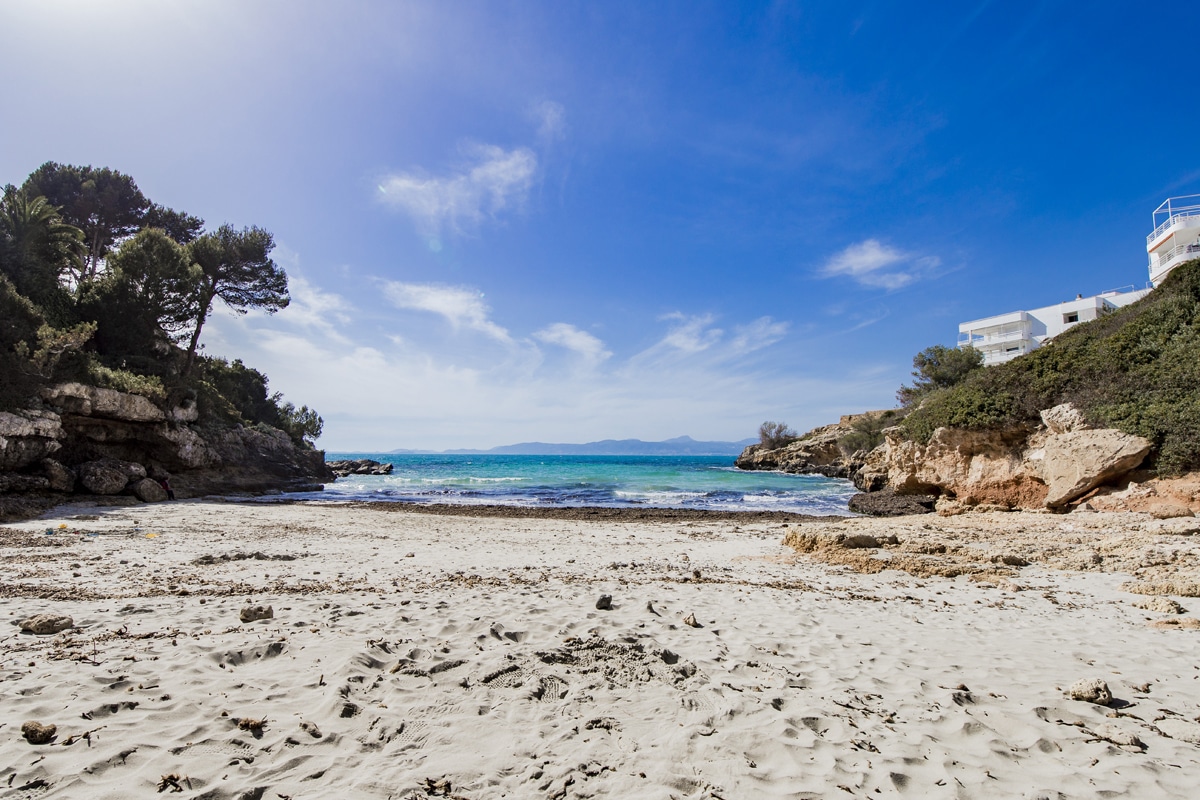 Cala Blava - Der naturbelassene Strand im Süden von Mallorca