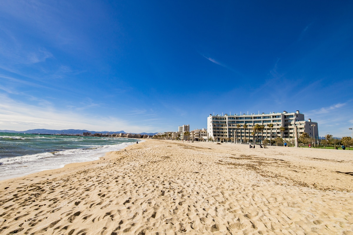 Playa de Palma – langer Sandstrand in der Bucht von…