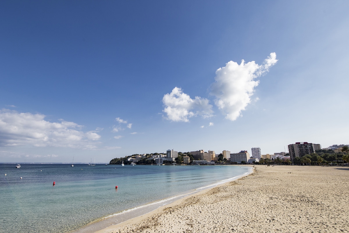 Playa de Son Maties – Schöner Strand in Palmanova im Südwesten Mallorcas