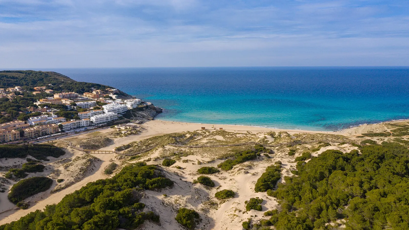 Cala Serena gehört zur Gemeinde Felanitx. Die Seite behandelt den Ort als eigenständiges Reiseziel, verbindet ihn aber mit den Landschaften, Angeboten und Ausflugszielen des Gemeindegebiets. auf Mallorca – Strand, Küste und Atmosphäre