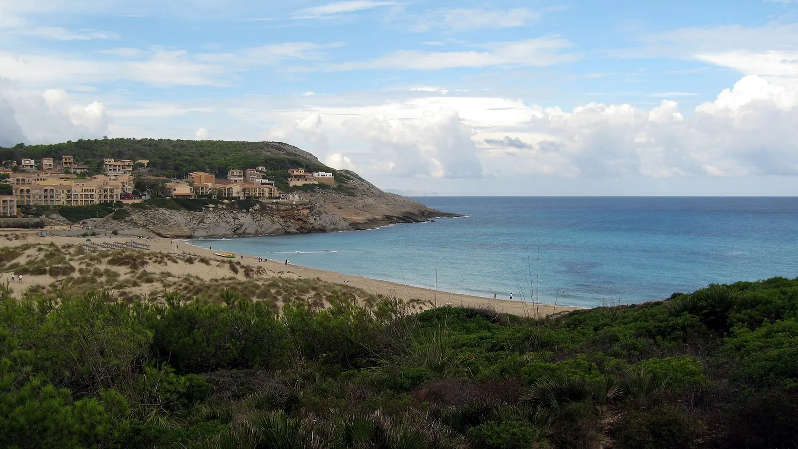 Cala Serena gehört zur Gemeinde Felanitx. Die Seite behandelt den Ort als eigenständiges Reiseziel, verbindet ihn aber mit den Landschaften, Angeboten und Ausflugszielen des Gemeindegebiets. auf Mallorca – Sehenswürdigkeit und Landschaft