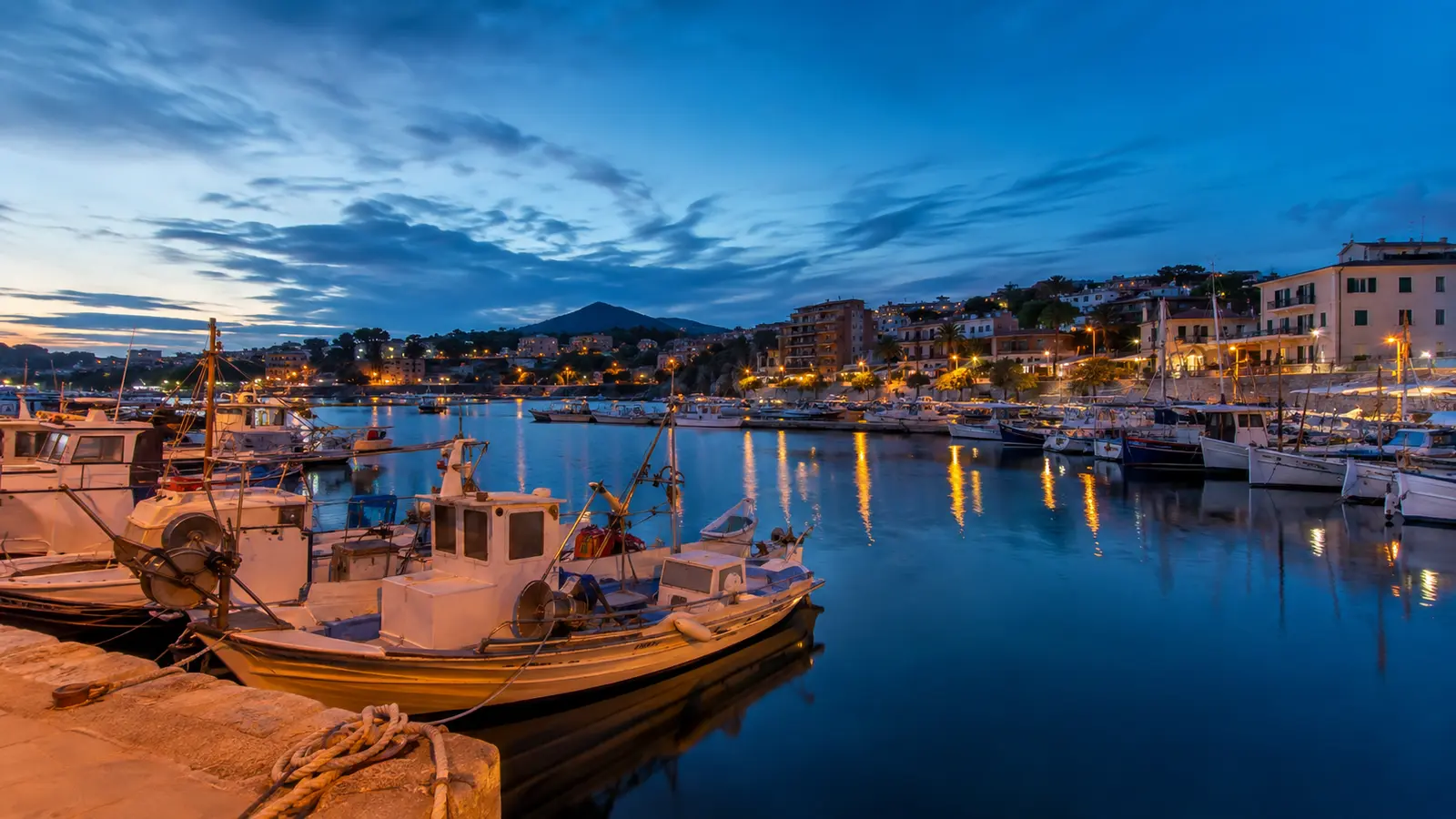 Fotoshooting in Cala Ratjada gehört zur Gemeinde Capdepera und verbindet Fischerhafen, Promenade und Ferieninfrastruktur. auf Mallorca