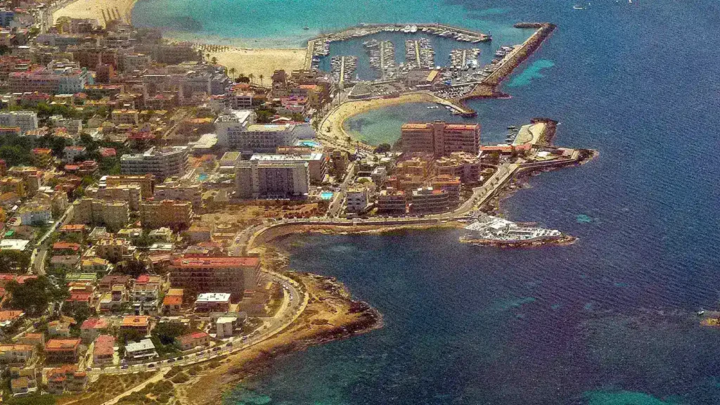 Can Pastilla auf Mallorca mit Küsten- oder Ortslandschaft