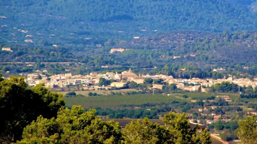 Consell auf Mallorca – authentische Ortsansicht und Landschaft