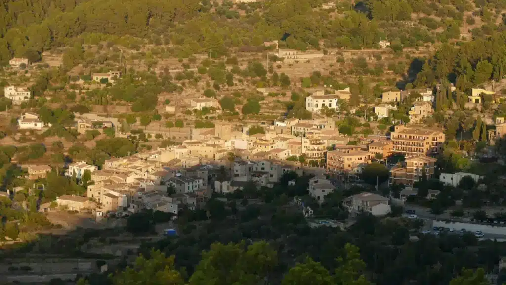 Estellencs auf Mallorca – authentische Ortsansicht und Landschaft