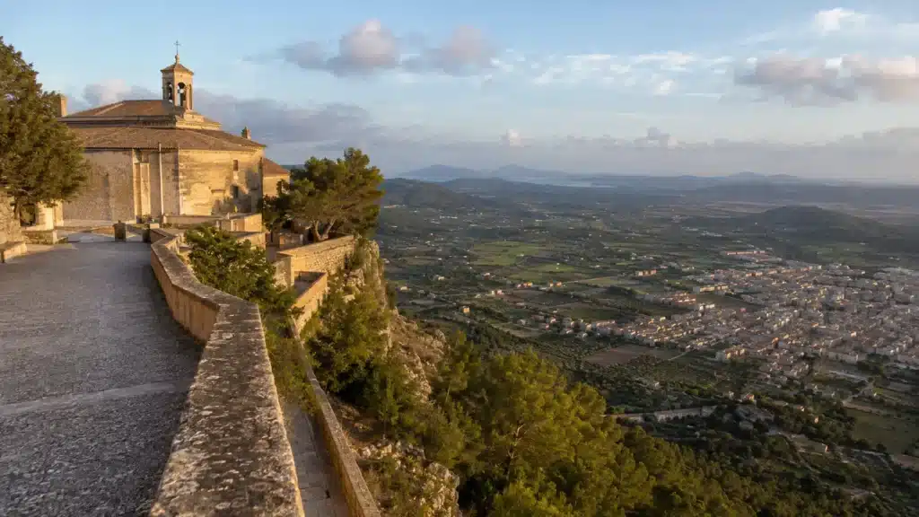 Santuari de Sant Salvador mit Panoramablick bei Felanitx auf Mallorca