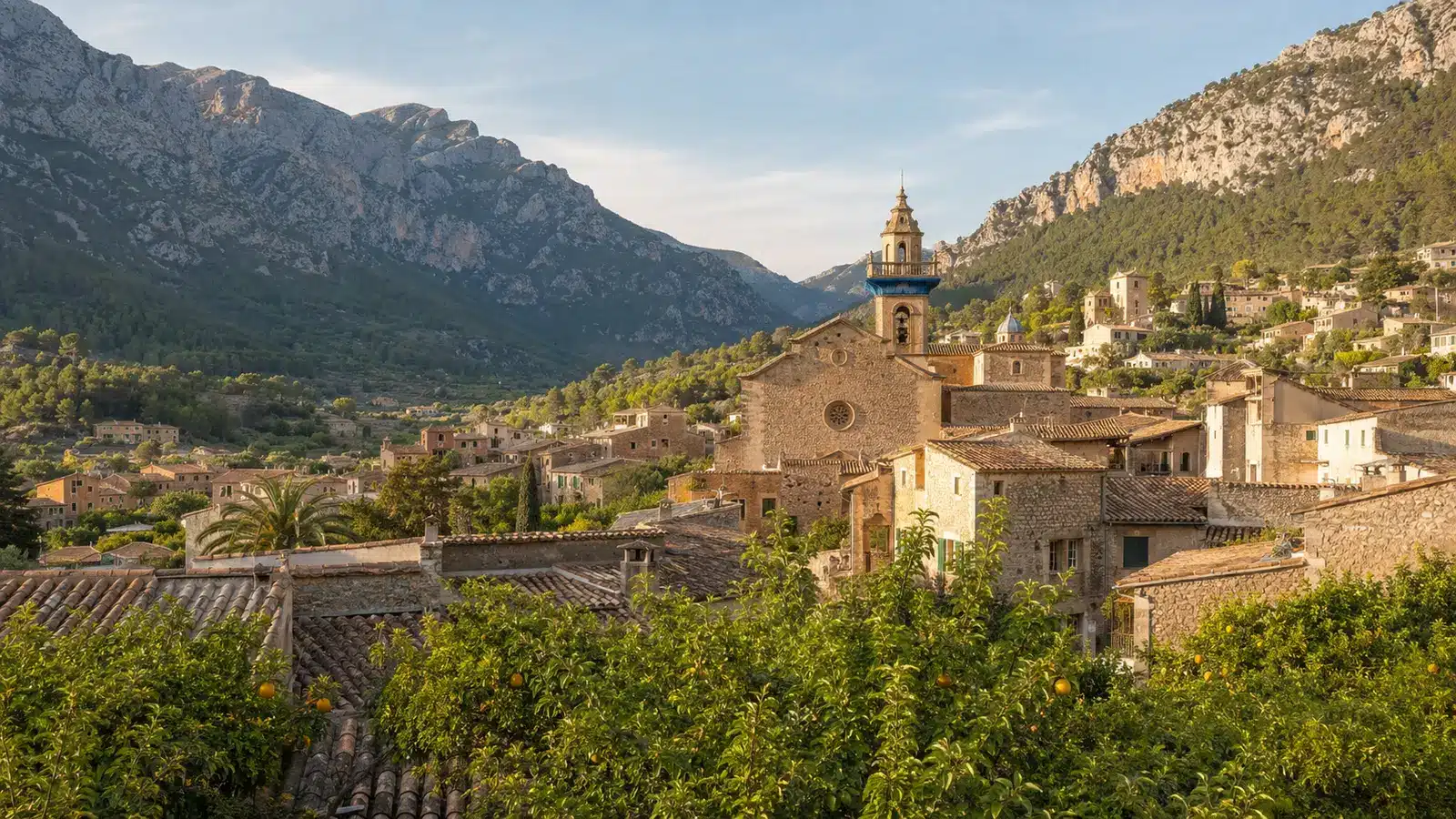 Fotoshooting in Es Capdellà gehört zur Gemeinde Calvià. Die Seite behandelt den Ort als eigenständiges Reiseziel, verbindet ihn aber mit den Landschaften, Angeboten und Ausflugszielen des Gemeindegebiets. auf Mallorca