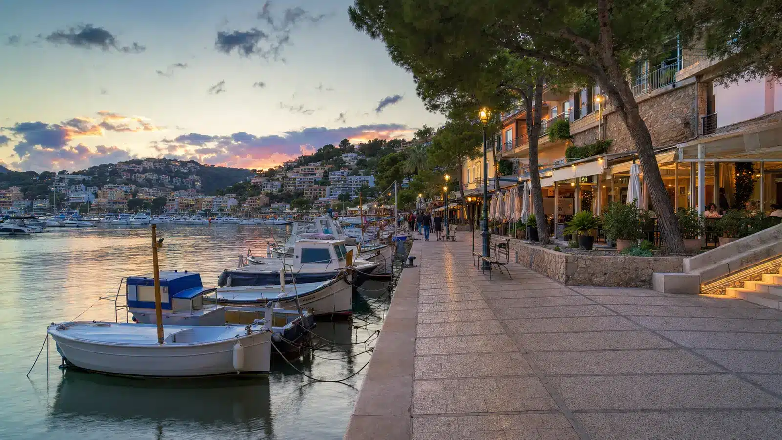 Port d’Andratx gehört zur Gemeinde Andratx. Der Hafenort ist das maritime Zentrum der Gemeinde und liegt wenige Kilometer vom historischen Hauptort entfernt. auf Mallorca – Sehenswürdigkeit und Landschaft