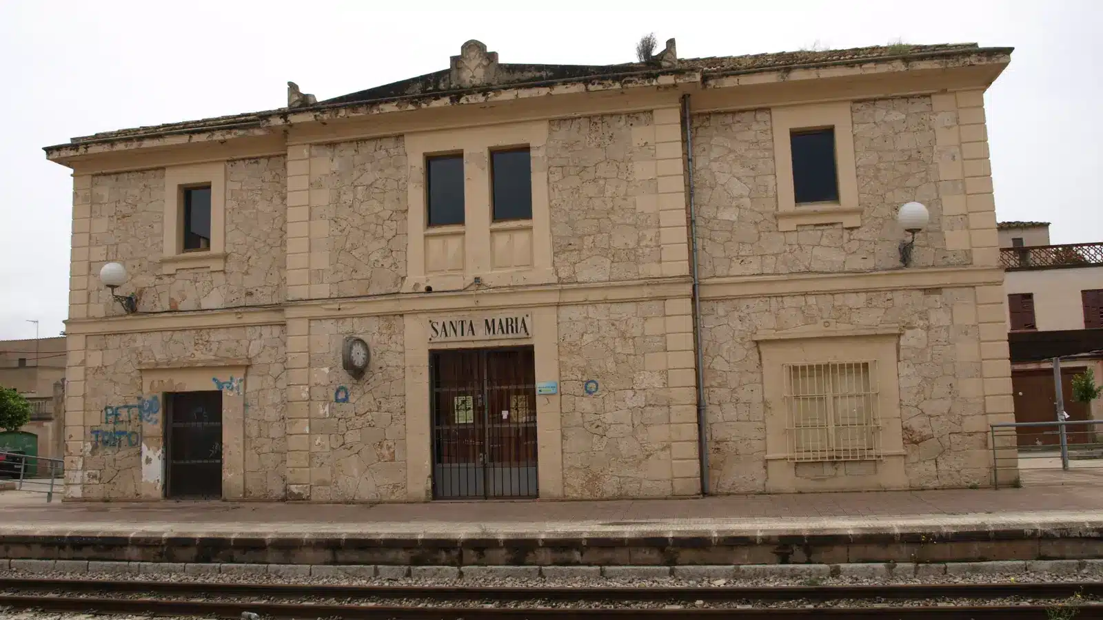 Fotoshooting in Santa Maria del Camí gehört zur Region Raiguer. Der Ort liegt zwischen Palma, Inca und den Ausläufern der Tramuntana und ist als lebendiger markt- und weinort ein sinnvoller Ausgangspunkt für Binissalem, Consell, Marratxí. auf Mallorca